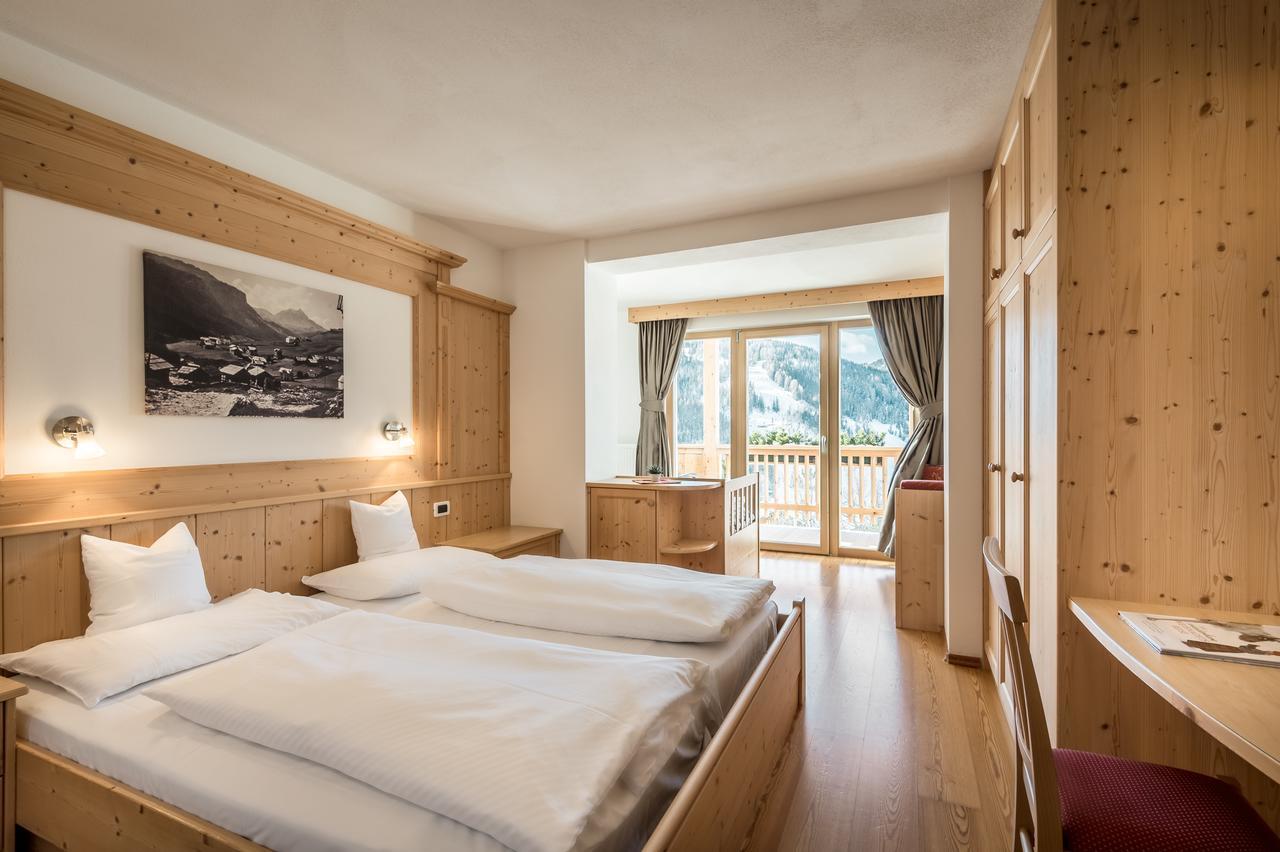 B&B - Hotel Ciasa Rue Blanch サン・カッシアーノ エクステリア 写真