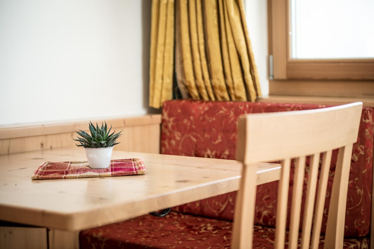B&B - Hotel Ciasa Rue Blanch サン・カッシアーノ エクステリア 写真