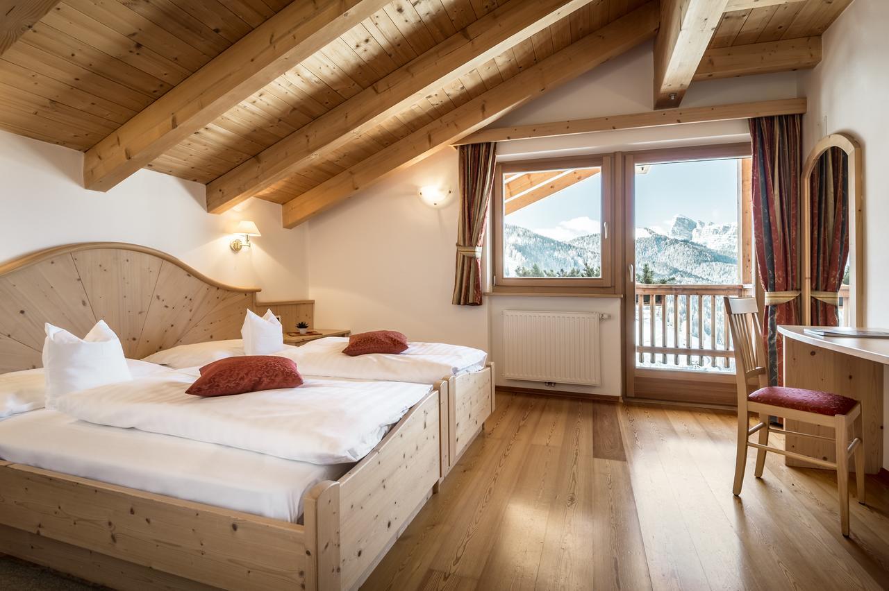 B&B - Hotel Ciasa Rue Blanch サン・カッシアーノ エクステリア 写真